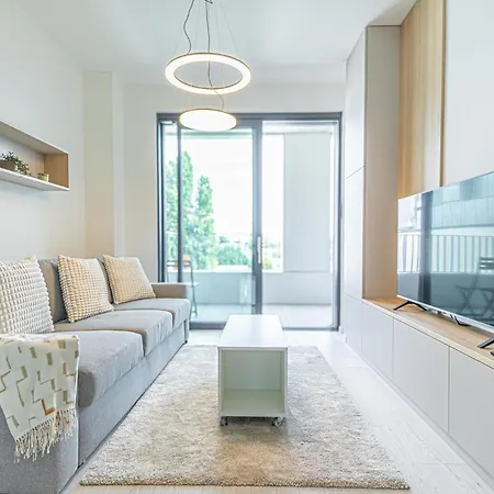 Stylish 1br&1lr Cozy View