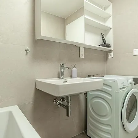 Διαμέρισμα Stylish 1br & 1lr Cozy View Μπρατισλάβα